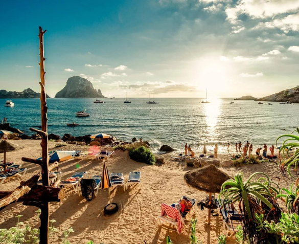 4*-Adults Only hotel op Ibiza incl. vlucht